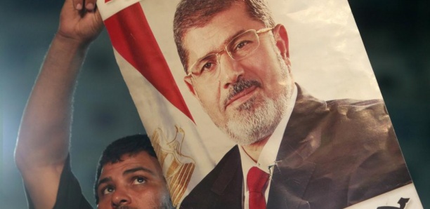 Égypte : L'ancien président Morsi a été enterré au...