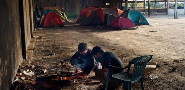 Un mort dans un incendie dans un camp de migrants à Lesbos
