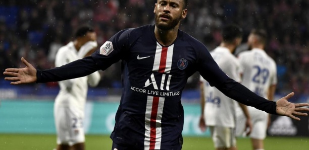 Ligue 1 : le PSG s'impose sur le fil à Lyon grâce à Neymar