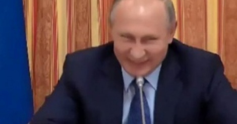 Le fou rire de Vladimir Poutine quand un ministre suggère d'exporter du porc… vers l'Indonésie