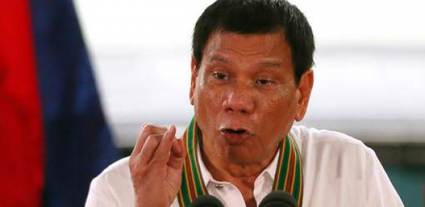 Duterte compare l'homosexualité à une maladie: “J’ai été gay, mais je me suis soigné”