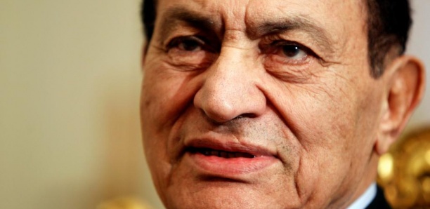 Egypte: Le président déchu Hosni Moubarak doit témoigner contre Mohamed Morsi