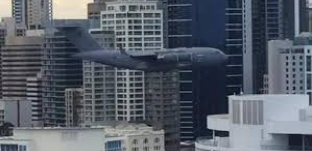 [ Vidéo] Un avion à très basse altitude sème l'effroi à Brisbane