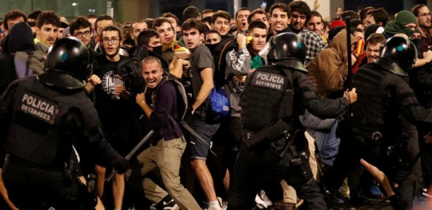 Heurts à Barcelone après la condamnation de dirigeants catalans
