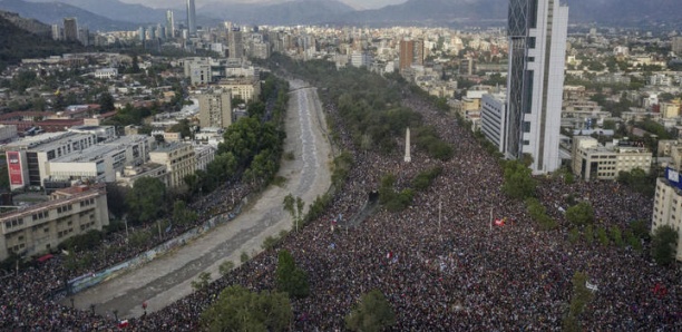 La contestation s'amplifie au Chili, le gouvernement sous pression