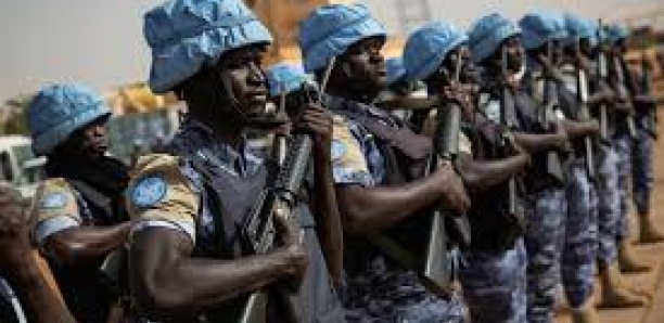 Minusma : 140 policiers senegalaisen partance pour Gao,reçoivent le drapeau nationale a Thiés