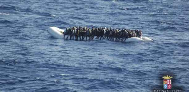 Deux morts et 25 disparus dans le naufrage d'un bateau de migrants à Lampedusa