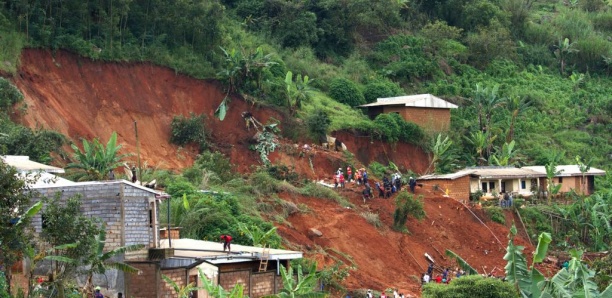 Cameroun: reprise des fouilles sur le site du glissement de terrain à Bafoussam