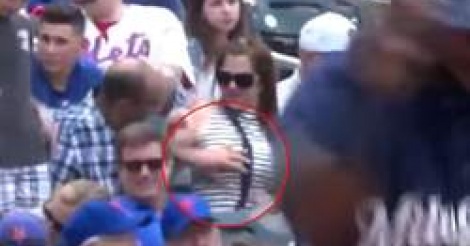 [ Video] Il pelote la poitrine d'une fan en plein match de baseball