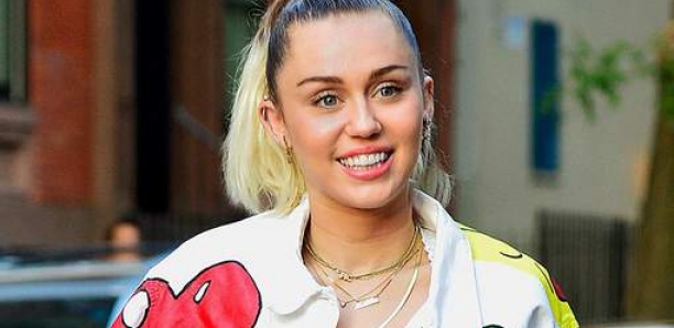 Miley Cyrus retire ses excuses pour une couverture où elle a posé nue en 2008