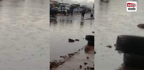 MBAO : Deux camions s'embourbent dans les eaux et bloquent la circulation