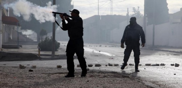 Tunisie: Heurts après l'immolation par le feu d'un journaliste à Kasserine