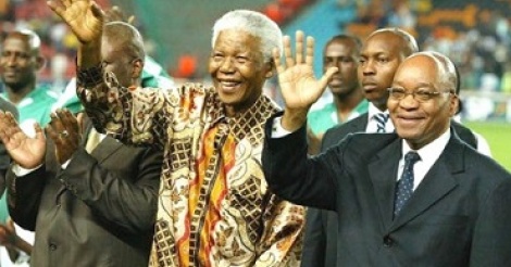 Une peinture de Zuma violant Mandela fait polémique