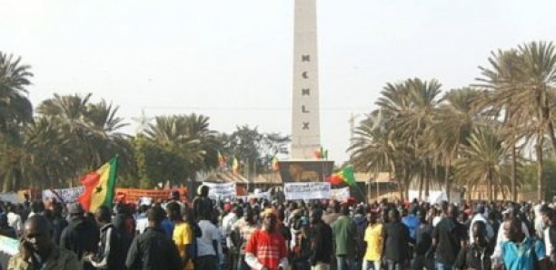 D'ex-travailleurs manifestent à Dakar pour réclamer 15 Milliards