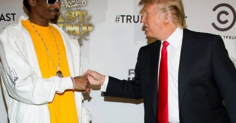 Snoop Dogg fait polémique en tirant sur un faux Trump dans un clip