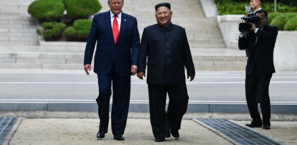 Donald Trump entre en Corée du Nord pour une rencontre historique avec Kim Jong-un
