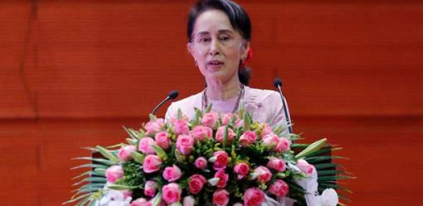 Paris va retirer sa citoyenneté d'honneur à Aung San Suu Kyi