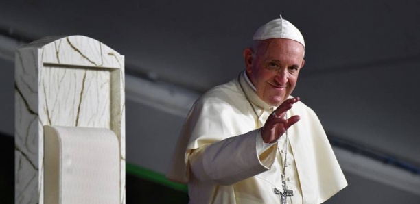 Le pape met les jeunes en garde contre le monde virtuel et internet