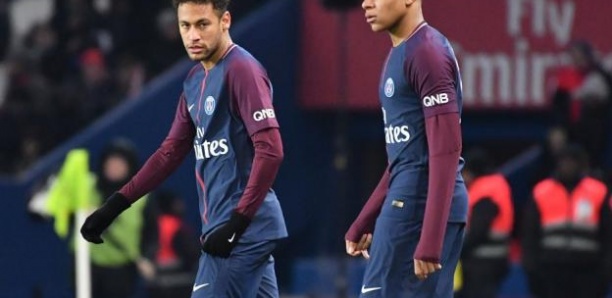 PSG : Neymar s'agenouille devant le « crack » Mbappé