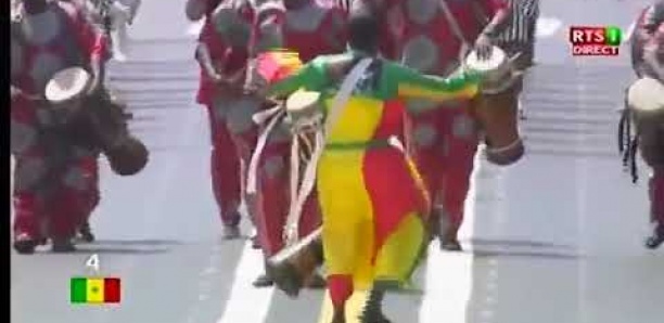 4-AVRIL : L'ombre de Doudou Ndiaye Rose a plané sur le défilé