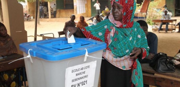 Mali: polémique autour d’une possible utilisation des anciennes cartes d’électeur