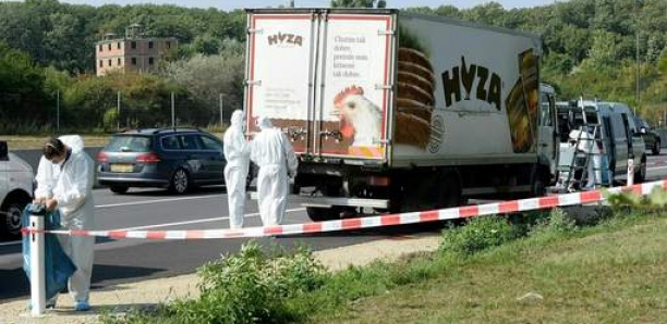 Treize migrants découverts dans un camion en région parisienne