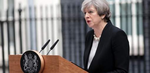 Face au Brexit, Theresa May appelle ses troupes à l'unité: 
