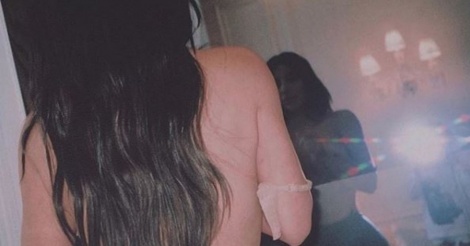 Cette photo de Kim Kardashian topless a été prise par sa fille North et ça ne passe pas très bien