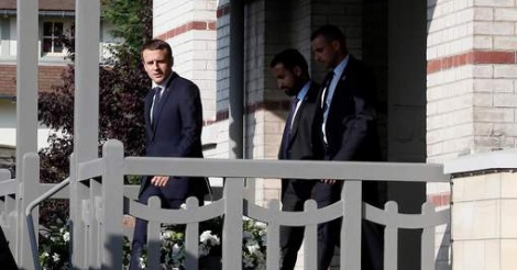 La colère des CRS chargés de surveiller la maison des Macron au Touquet