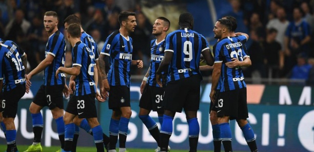 L'Inter Milan bat la Lazio et reste leader
