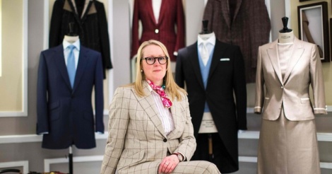 Grande-Bretagne: La première femme tailleur ouvre boutique à Savile Row