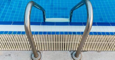 Les élèves musulmanes non exemptées de piscine mixte