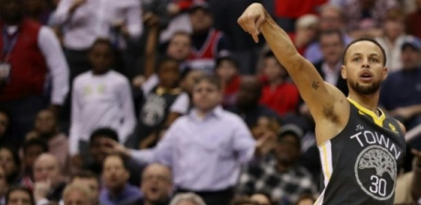 NBA: le maillot de Steph Curry est le plus vendu, pour la 3e année d'affilée