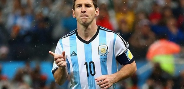 Lionel Messi dénonce “la corruption”, Tite lui demande 