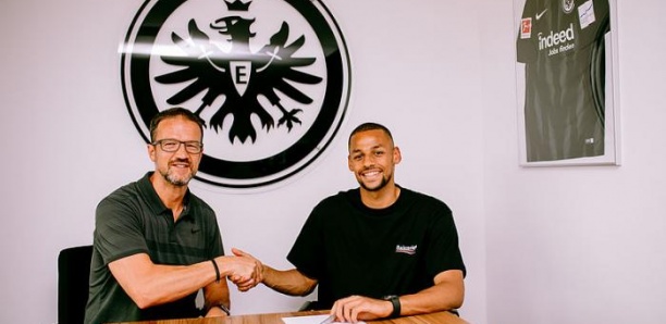Mercato - Eintracht Francfort : Djibril Sow signe jusqu'en 2024 (Officiel)
