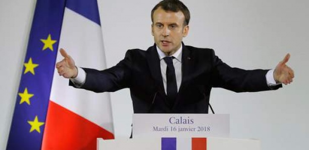 Macron poursuit sa lente remontée dans l'opinion