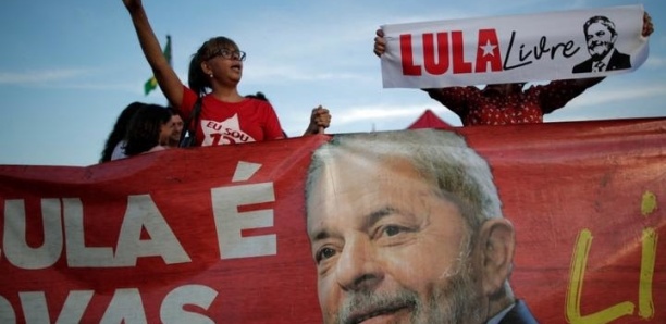 La justice brésilienne ouvre la voie à la libération de l'ex-président Lula