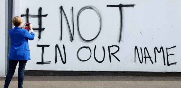 En Irlande du Nord, la Nouvelle IRA ravive de vieilles peurs et s'excuse