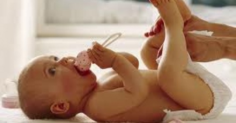 Couches pour bébés : des substances toxiques retrouvées chez de nombreuses marques