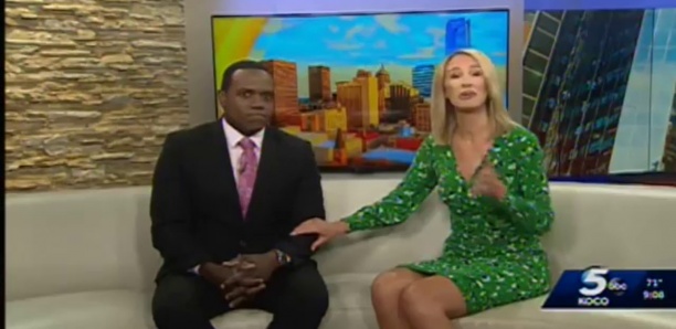 Une présentatrice télé présente ses excuses après avoir comparé son collègue noir à un gorille