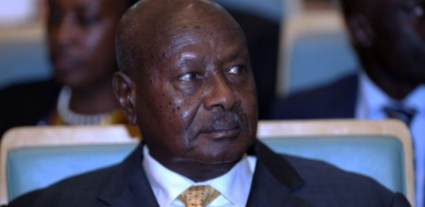 Un étudiant attaque la décision de Museveni de le bloquer sur Twitter