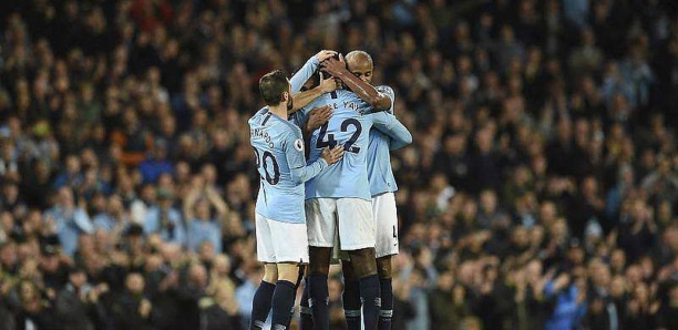Premier League :  Manchester City bat les records de victoires, de points et de buts