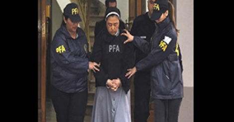 Une sœur catholique arrêtée pour avoir aidé les prêtres à abuser sexuellement d’enfants mal-entendants