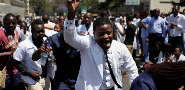 Zimbabwe: un médecin, retrouvé après avoir disparu, empêché de quitter le pays