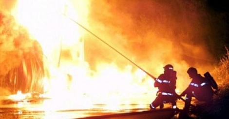 Incendie à l'ancienne piste : Le feu réduit en cendre des baraques