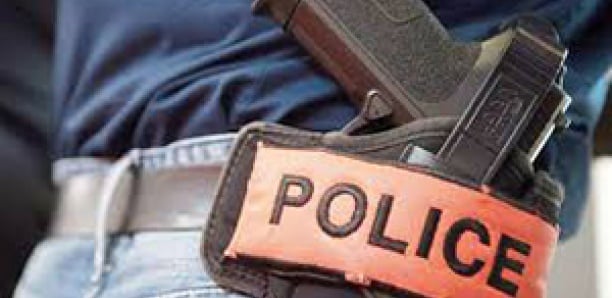 Arrêté avec un pistolet, l'informaticien se faisait passer pour…