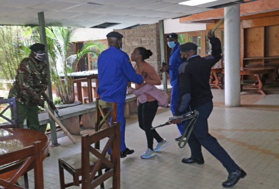 Kenya : Des policiers tabassent une député